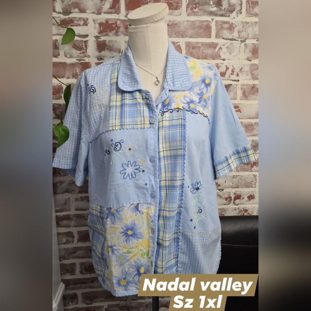 Nada valley womens top sz 1xl